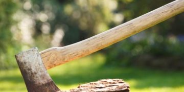 Sepotong Kayu untuk Tuhan