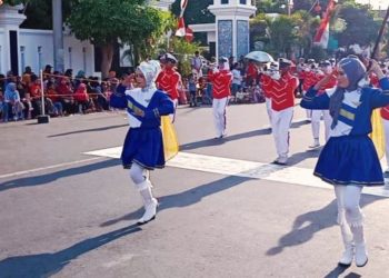 Baru Sekali Tampil, Drumband SMK Pelayaran Muhammadiyah Tuban Berhasil Curi Perhatian
