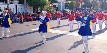 Baru Sekali Tampil, Drumband SMK Pelayaran Muhammadiyah Tuban Berhasil Curi Perhatian
