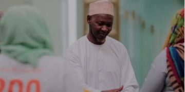 Imam Masjid Manhattan Terjun Langsung Bantu Masyarakat Korban Covid-19 