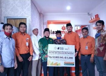 Lazismu Medan Terima Bantuan dari Jama’ah Muslimin Singapura