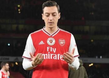 Ozil Donasikan £ 80,000 untuk Muslim Turki Selama Ramadan