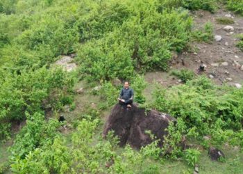 Memandang Zat Tuhan pada Lipstik Warna Pink