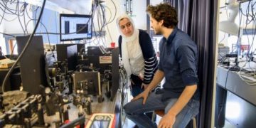 Peneliti Muslimah Raih Penghargaan Terobosan Dunia Fisika 2020