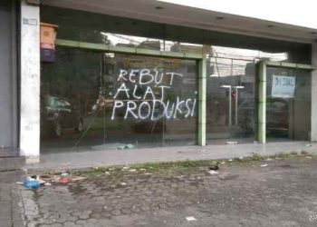 Shohibul Sebut Coretan Dinding “Rebut Alat Produksi” Miliki Makna Simbolis yang Dalam