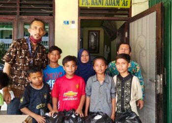 Rayakan Milad ke 64, UMSU dan 32 Hamba Allah Bagi-bagi 1000 Nasi Kotak