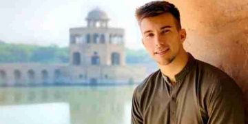 Jadi Muallaf, Vlogger Tampan Asal Jerman Sebut Islam Agama Perdamaian