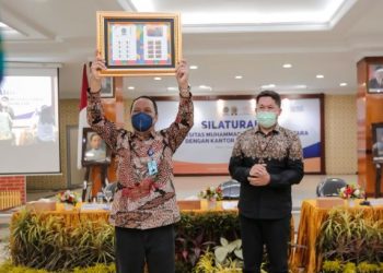 Jalin Kerjasama, PT Pos Indonesia Terbitkan Prangko Khusus UMSU