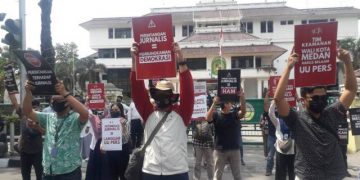 Tuntut Bobby Minta Maaf, Jurnalis Medan Gelar Aksi Tutup Mulut