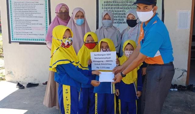 SDIT Muhammadiyah Manggeng Bantu Rakyat Palestina