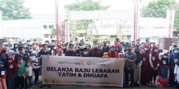 IMM dan Lazismu Medan Bantu Anak Yatim dan Dhuafa Beli Baju Lebaran