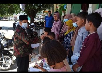 Pemuda Muhammadiyah Pidie Ajak Anak Yatim Belanja Baju Lebaran