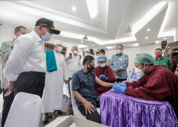 Menko PMK Apresiasi Vaksinasi Massal di UMSU