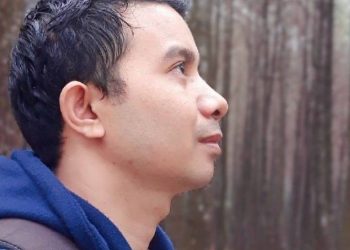 Puisi-puisi De Eka Putrakha