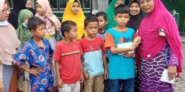 PD ‘Aisyiyah Kutecane Bagikan Santunan Lebaran