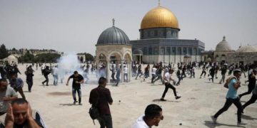 Baru Saja Gencatan Senjata, Israel Kembali Serang Warga Palestina di Masjid Al~Aqsa