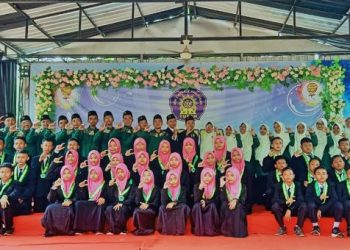 Wisuda Program Tahfidz Qur’an MI Muhammadiyah 3 Kreatif Panyuran Cetak Anak Qurrota A’yun