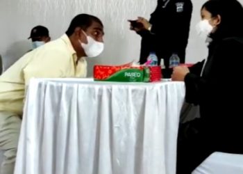 Luapkan Emosi Usai Jalani Sidang Pelanggaran PPKM Darurat, Rakesh: Kami Jual Kopi, Bukan Ganja!