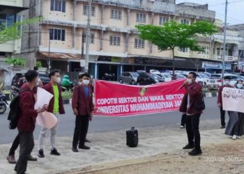 Aksi Tegakkan Marwah IMM di UM Jambi Tuntut Warek 3 Dicopot