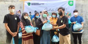 HIMMAH UNIMED Berikan 100 Paket Sembako kepada Mahasiswa yang Terdampak Covid-19