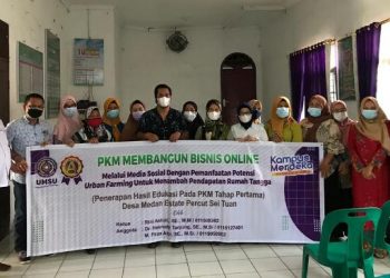 TIM PKM FEB UMSU Dampingi Ibu-ibu PKK Desa Medan Estate Bangun Bisnis Online Melalui Medsos
