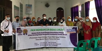 TIM PKM FEB UMSU Dampingi Ibu-ibu PKK Desa Medan Estate Bangun Bisnis Online Melalui Medsos