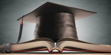 Sekelumit Diskusi tentang Profesi Dosen dan Gelar Guru Besar