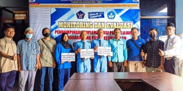 Alumni Berikan Beasiswa kepada 2 Taruna dan 1 Taruni SMK Pelayaran Muhammadiyah Tuban