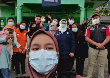 Wakil Ketua LLHPB PP ‘Aisyiyah Sambangi Posko Dapur Umum Erupsi Semeru