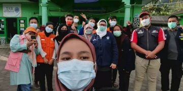 Wakil Ketua LLHPB PP ‘Aisyiyah Sambangi Posko Dapur Umum Erupsi Semeru