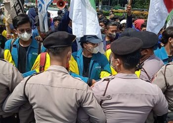 Tak Mau Masuk Istana, Akhirnya Perwakilan KSP yang Jumpai Massa BEM SI di Patung Kuda
