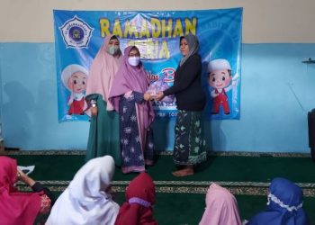 Ramadhan Ceria, SD MuhlaS Gelar Baksos di Kampung 1001 Malam Binaan Rumah Pintar Matahari