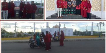 Jelang Berbuka Puasa, Kader IMM Morotai Berbagi Takjil kepada Masyarakat