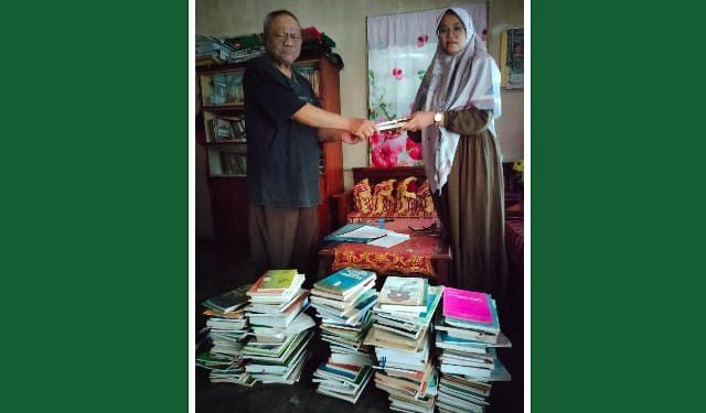 Mohammad Saleh Sitompul Infaqkan 272 Buku ke Rumah Baca Pensil Kayu