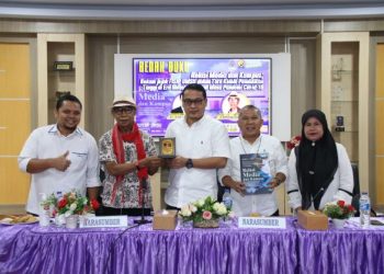 Coking dan Rudianto Bedah Buku “Rekam Jejak FISIP UMSU di Masa Covid-19”