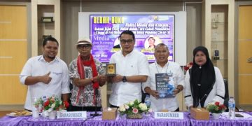 Coking dan Rudianto Bedah Buku “Rekam Jejak FISIP UMSU di Masa Covid-19”