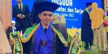 Tamat 3,5 Tahun dengan IPK 3.9, Daffa dari FISIP Salah Satu Wisudawan Terbaik UMSU
