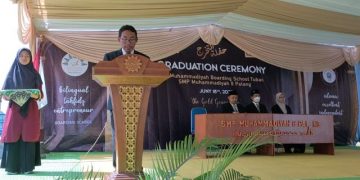Pertama Kali, MBS Tuban Mewisuda 18 Santri