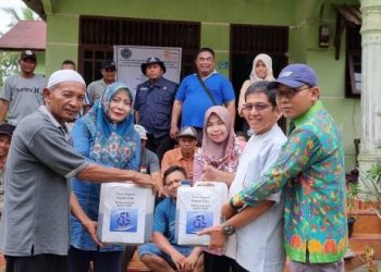 Bantu Atasi Kesulitan Petani di Langkat, Tim PKM UMSU Tawarkan Pupuk Organik Hayati Cair