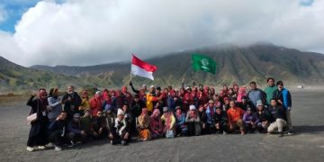 SD-SMP Muhammadiyah 11 Surabaya Gelar Raker dan Rihlah Bersama di Bromo