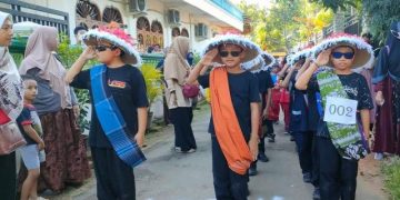 Meriah! Madrasah Ibtidaiyah Muhammadiyah 3 Kreatif Panyuran Gelar Lomba Gerak Jalan Humor