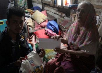 LazisMu Medan Santuni Nenek Erna Wati