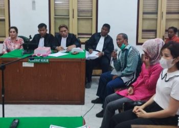 Main HP Saat Sidang, Hakim Ancam Terdakwa Notaris Elviera Bakal Kembali Ditahan