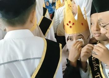 Tangis Haru Warnai Wisuda Tahfidz Qur’an di Madrasah Ibtidaiyah Muhammadiyah Blimbing