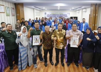 Tutup Akhir Tahun 2022, FISIP UMSU Berikan Apresiasi untuk Puluhan Mahasiswa Berprestasi