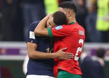 {Foto} Mbappe kepada Hakimi: Jangan Sedih Bro!