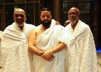 DJ Khaled dan Mike Tyson Laksanakan Umrah