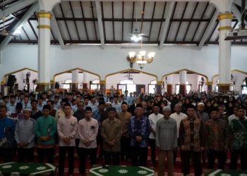 Mudir Pesantren Modern MBS Zam-Zam Lepas 210 Santri Duta Da’i Pekan Dakwah Ramadhan di Wilayah Banyumas