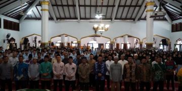 Mudir Pesantren Modern MBS Zam-Zam Lepas 210 Santri Duta Da’i Pekan Dakwah Ramadhan di Wilayah Banyumas