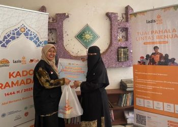 Lazismu PCIM Sudan Beri Bantuan Parcel Ramadan kepada Mahasiswa Indonesia
